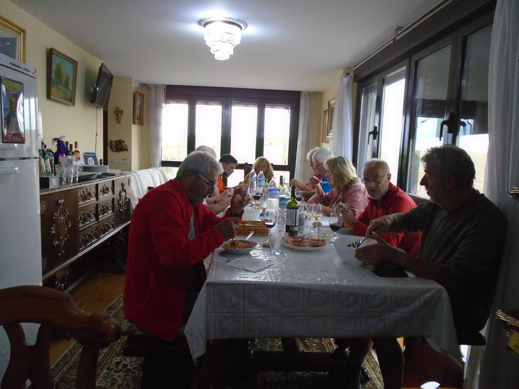 Albergue Victoria Ciruena Bagian luar foto